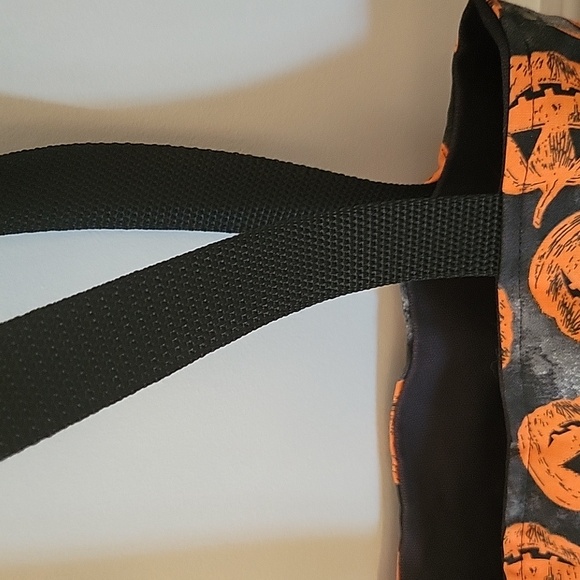 Halloween Theme Tote Bag New Never Used Sturdy Fabric & Handles 12"x12" - Picture 8 of 9